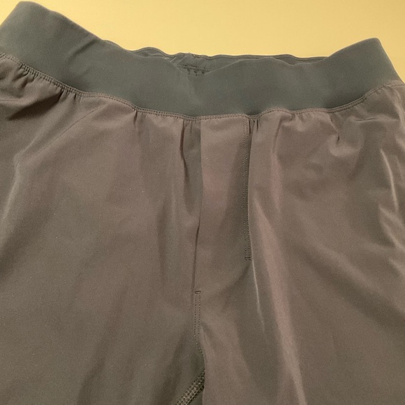 LuLuLemon Pace Breaker Linerless Short 9", Men’s, Navy, Sz L, Like New. - Picture 4 of 12